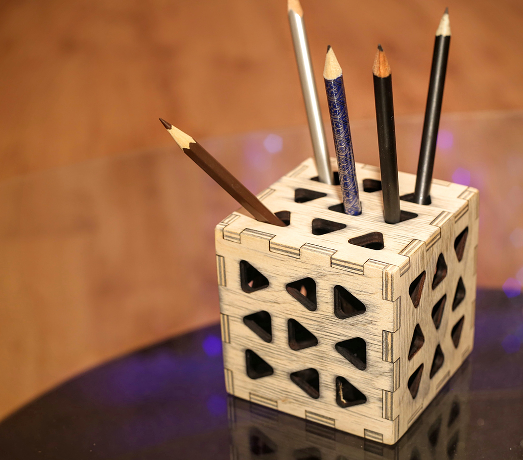 Another pen holder