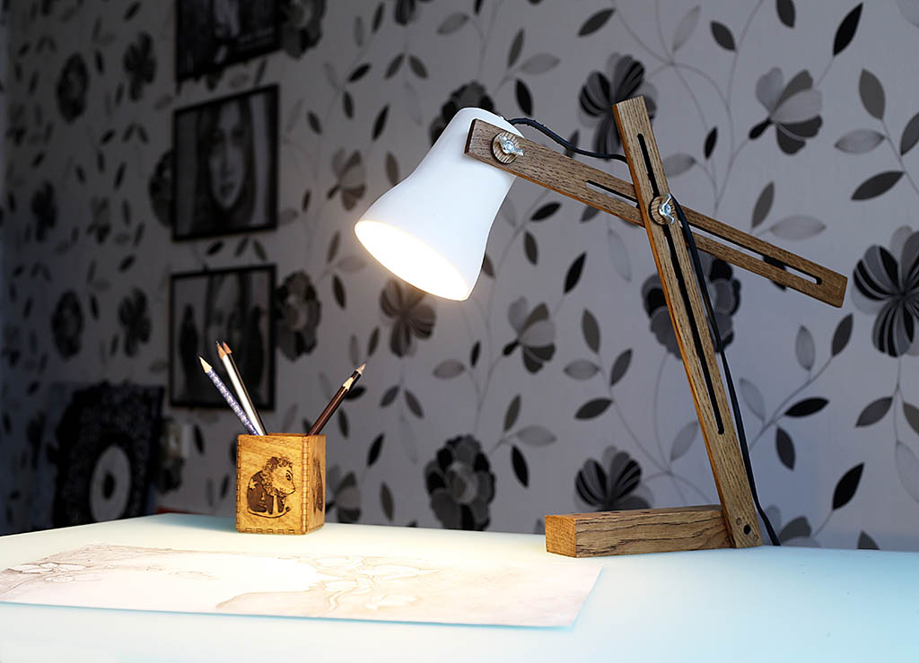 Desk lamp